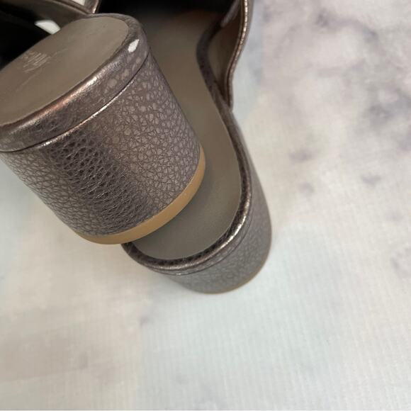 Vince Karsen Metallic Pebbled Leather Slide Sandals - Picture 12 of 12